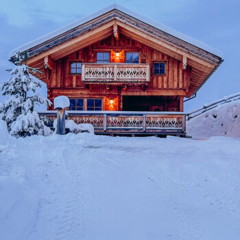 Almhütte Stoamandl Aussenansicht Winter